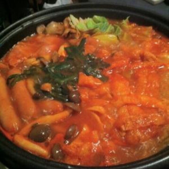 〆まで美味しいトマト鍋!